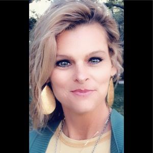 Meet your Posher, Pamela